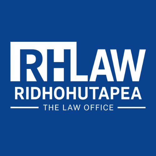 RHlaw logo